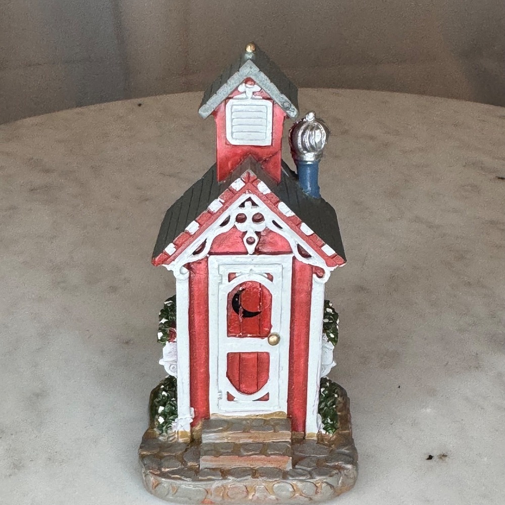 Miniature Red Schoolhouse Figurine Decorative Accent Collectible Fairy Garden‎